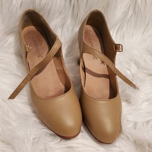 Capezio women's size 5.5 tap shoes